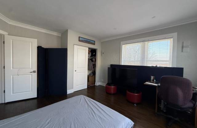 2759-65 North Kilbourn Ave. Gallery 2