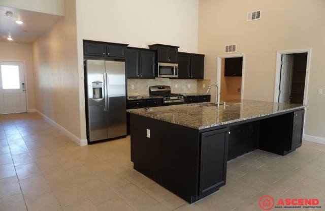 Move-In Special: $500 Off First Month! Stunning 3BR/2BA Corner-Lot Home with Solar & Modern Kitchen – Conduit St & Golden Square Ave Gallery 4