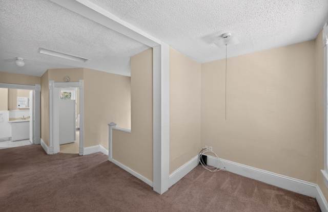 2136 Lafayette Street - 2134 Gallery 2