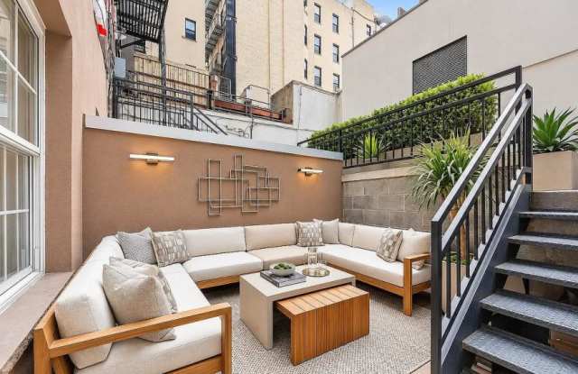 163 Ludlow Street Gallery 1