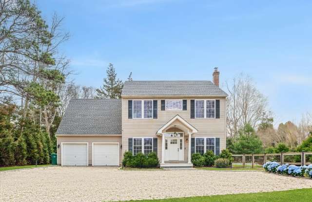 4056 Noyac Road photos photos
