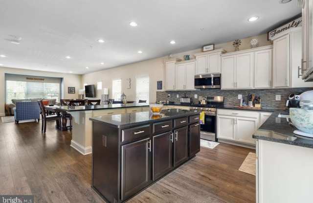 1035 EDENBERRY Way Gallery 2