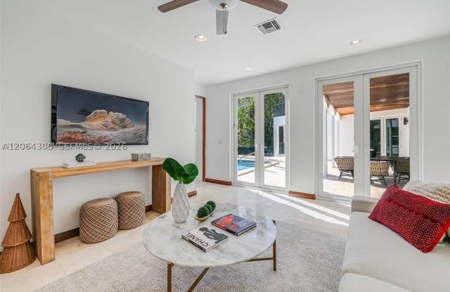 184 Paloma Drive Gallery 4