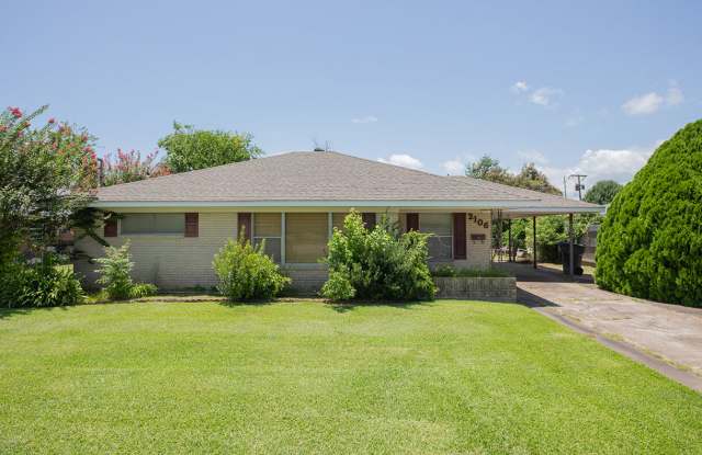 2106 Winnie St photos photos