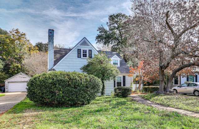 TCU Area- Beautiful 4 Bedroom, 2 Bath Available 6/1/2024 - 3409 Stadium Drive, Fort Worth, TX 76109