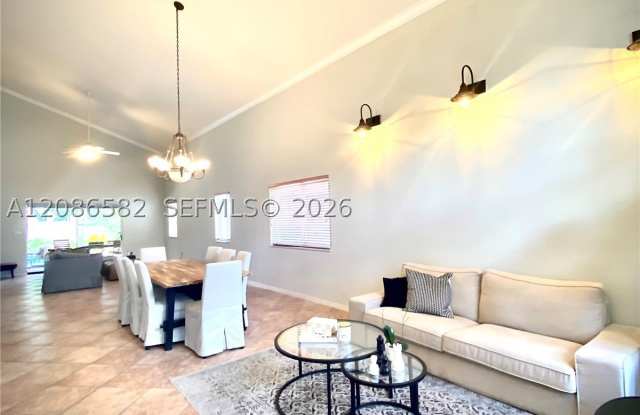 5344 NW 111th Ct Gallery 2