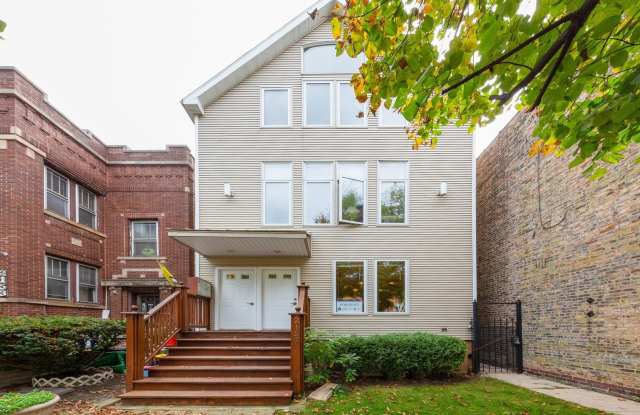 2157 W Addison Street photos photos