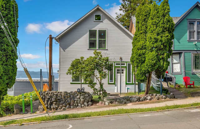 66 W Bond St Unit A, Astoria, OR 97103 Gallery 2
