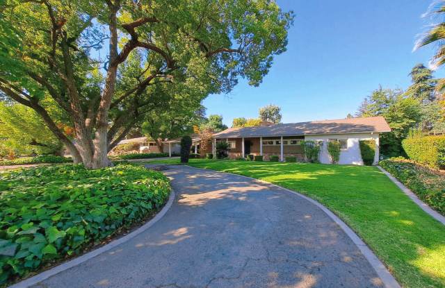 Beautiful Single Level Home on a Half Acre Lot in the Sunnyside Area! photos photos Beautiful Single Level Home on a Half Acre Lot in the Sunnyside Area! photos photos