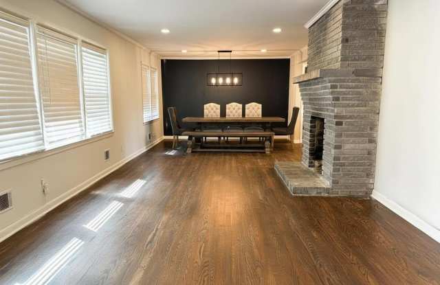 Charming 3BR Condo in Atlanta Gallery 3