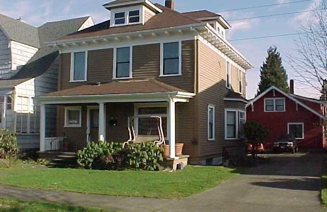 2 Bedroom 1 Bath Duplex Upper Unit in Tacoma! photos photos