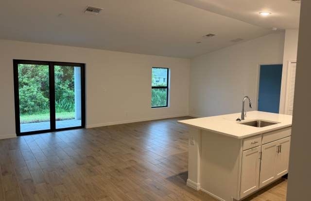 2284 Cannolot Boulevard Gallery 3