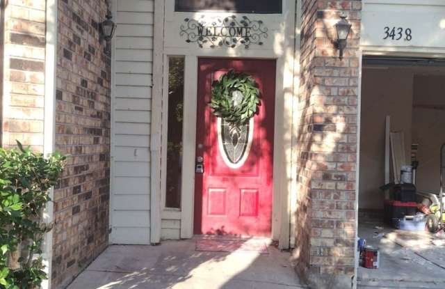 5 Bedroom Single Family Home in San Antonio - 3438 Sunlit Grove, San Antonio, TX 78247