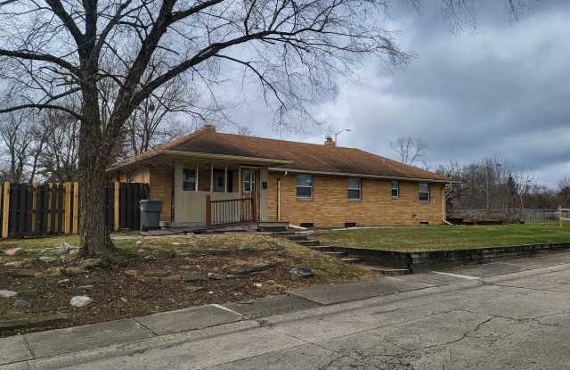 1450 N Campbell Avenue photos photos