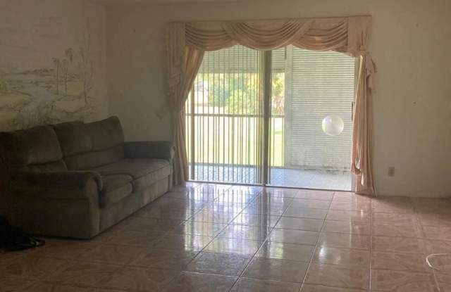 3935 NW 87th Avenue photos photos