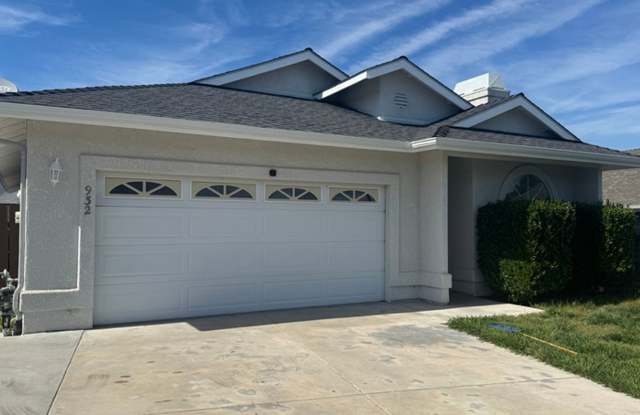 3 Bedroom, 2 Bath Home with attached 2 car garage photos photos