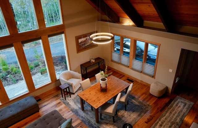 Nice house in Stateline available September 1st! Gallery 3