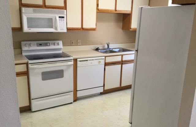 2 BEDROOM 2 BATH CONDO ON 2ND FLOOR AT MYRTLE GREENS - 340 Myrtle Greens Drive, Red Hill, SC 29526