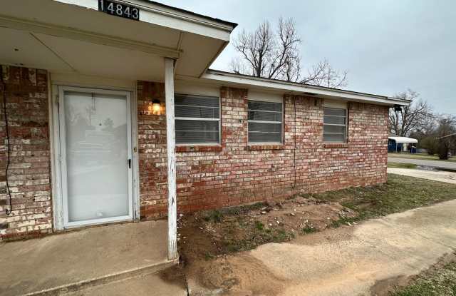 Fully remodeled 2 bed 1 bath Duplex. This home will not last long! photos photos