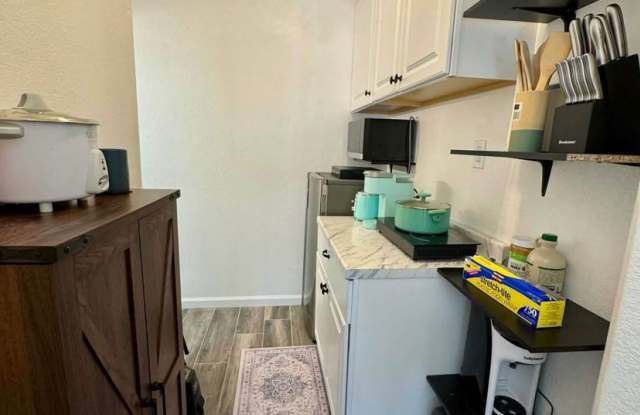 RARE STUDIO IN WONDERFUL CENTRAL BRENTWOOD COMMUNITY..ONE BEDROOM/BATH/KITCHENETTE photos photos