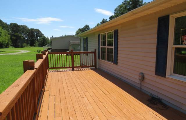 3 Bedroom 2 Bath home on 1 acre Gallery 4