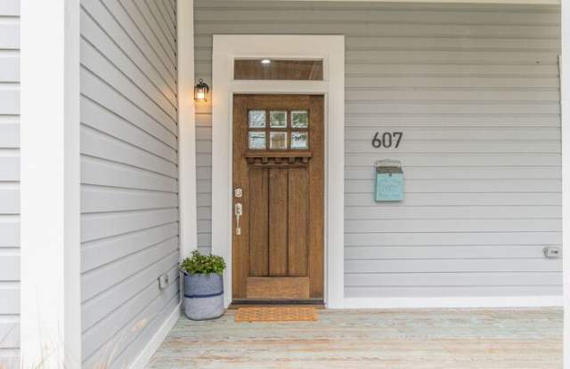 607 Burnet Street Gallery 4