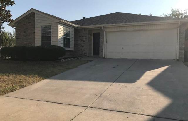 601 Hollyberry Drive - 601 Hollyberry Drive, Mansfield, TX 76063