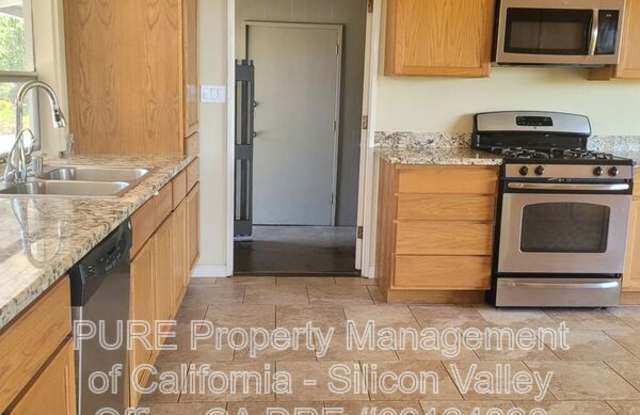21224 Saratoga Hills Road Gallery 3