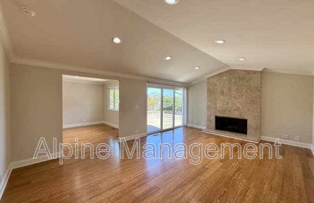 2917 Arguello Drive - Main Gallery 3