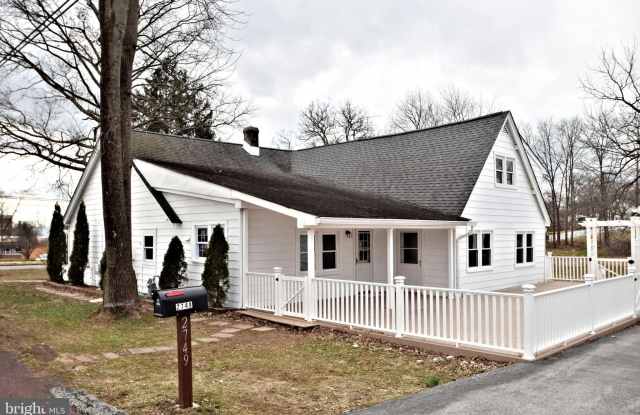 2749 WOODLAND AVE photos photos