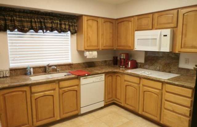 2340 Camero Court Gallery 4