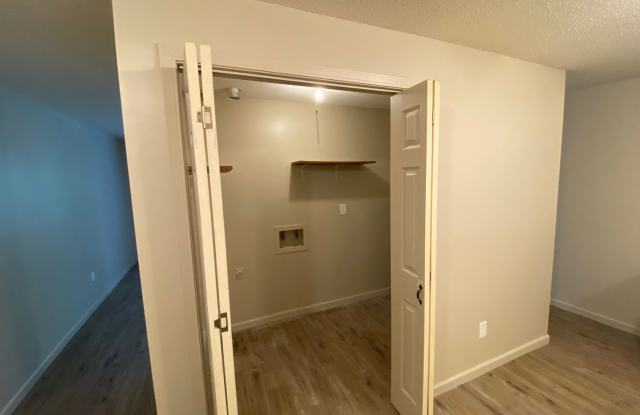 Newly Remodeled 2 Bedroom Apartment in Columbia Gallery 3