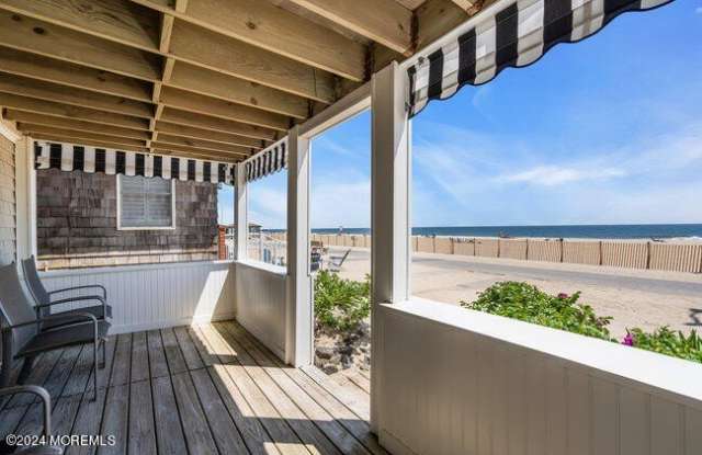 157 Beach Front Gallery 4