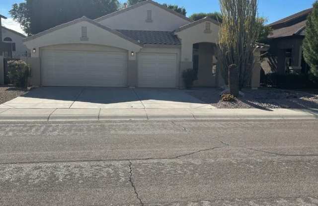 8201 West Quail Avenue photos photos