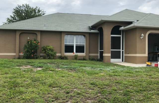 3 bedroom 2 bathroom Single Family home photos photos