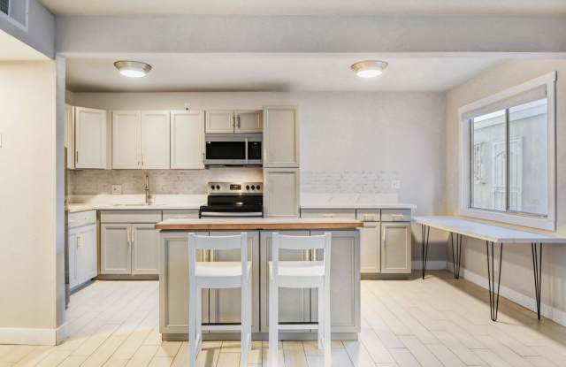 Upgraded 1 Bedroom Condo Near Freeway with Community Pool photos photos