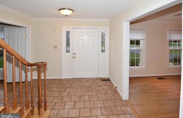 6507 BELLAMINE COURT Gallery 2
