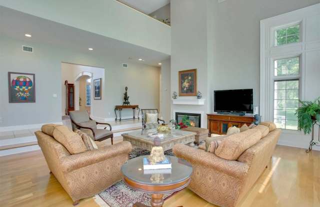 10 Helen Dr Gallery 4