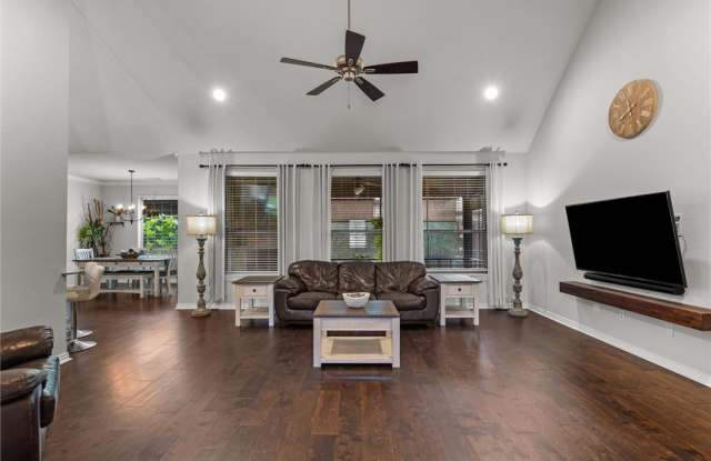 5819 W Cane Hill Drive Gallery 2