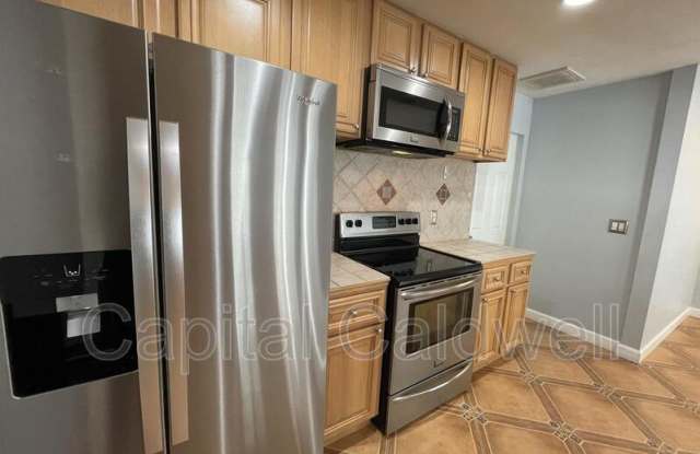 12813 Starling Dr Gallery 3