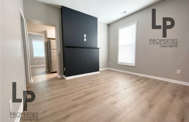 426 North Broadway - 4 photos photos