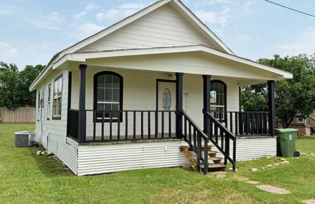 Nice 3 Bdrm 1 Bath Home in Gunter Texas photos photos