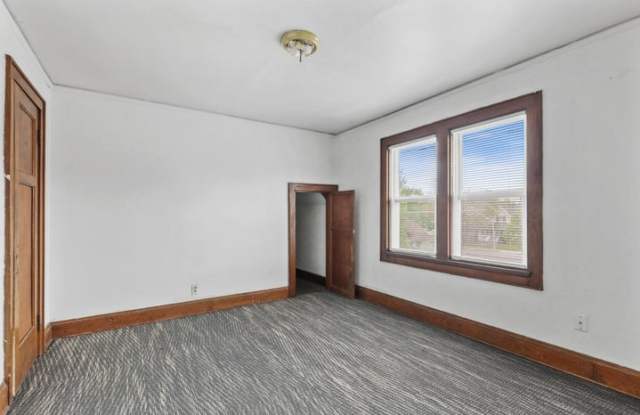 1314 West Keefe Avenue - 2 photos photos