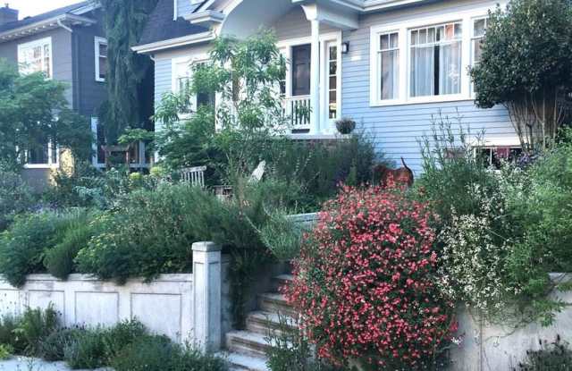 1636 21st Ave. E. Gallery 2