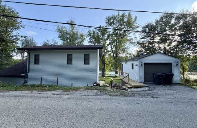 4775 North River Road Gallery 2