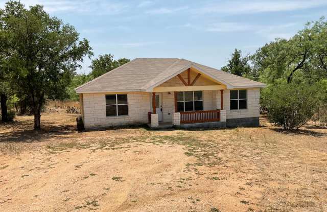 *COMING SOON* Lake Life Meets Modern Comfort in Kingsland! photos photos