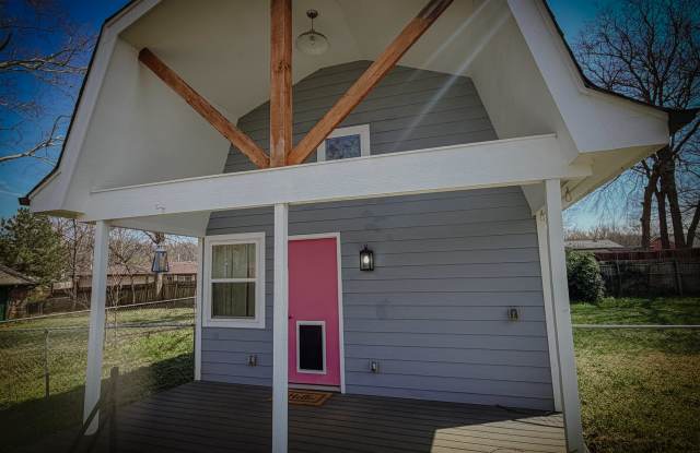 2500 Evergreen Drive photos photos