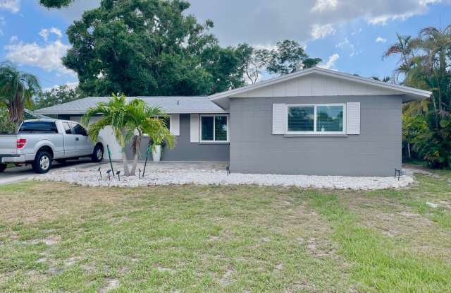 Newly Remodeled 3 Bedroom 2 Bathroom House with a Detached Studio Apartment with Bathroom photos photos