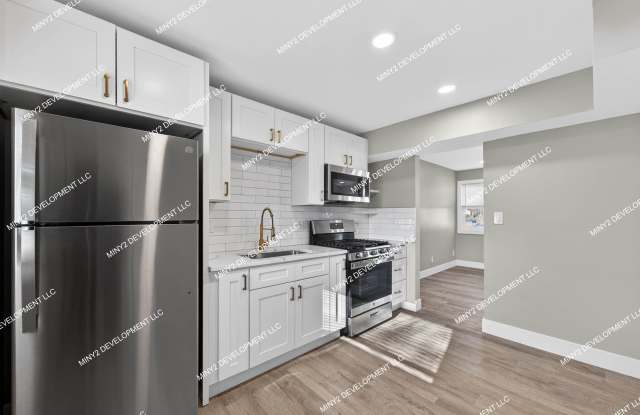 Completely Renovated 2-Bedroom Home in Westland! Gallery 3