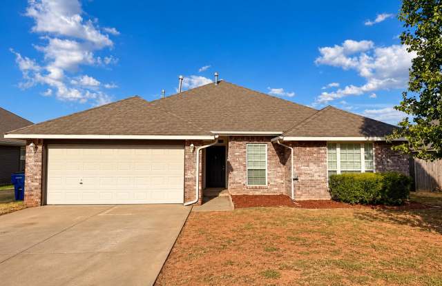 Updated 3 Bed 2 Bath with Office or 4th Bed in Mustang Gallery 1